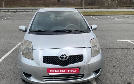Toyota Yaris III рестайлинг, 2007 год, 390 000 рублей, 4 фотография