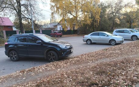 Toyota Avensis III рестайлинг, 2004 год, 615 000 рублей, 3 фотография