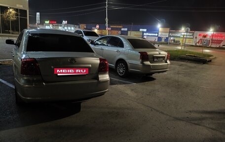 Toyota Avensis III рестайлинг, 2004 год, 615 000 рублей, 2 фотография