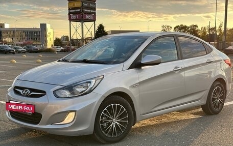 Hyundai Solaris II рестайлинг, 2013 год, 885 000 рублей, 2 фотография
