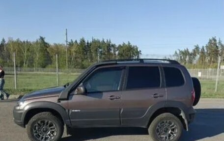 Chevrolet Niva I рестайлинг, 2017 год, 790 000 рублей, 3 фотография