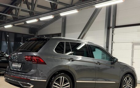 Volkswagen Tiguan II, 2021 год, 3 499 000 рублей, 4 фотография