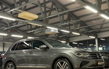 Volkswagen Tiguan II, 2021 год, 3 499 000 рублей, 2 фотография