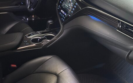 Toyota Camry, 2018 год, 2 700 000 рублей, 7 фотография