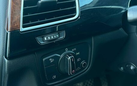 Audi A8, 2011 год, 1 500 000 рублей, 14 фотография