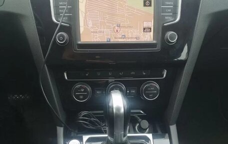 Volkswagen Passat B8 рестайлинг, 2017 год, 1 690 000 рублей, 6 фотография