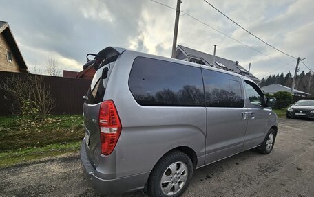 Hyundai Grand Starex Grand Starex I рестайлинг 2, 2017 год, 2 600 000 рублей, 6 фотография