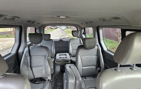 Hyundai Grand Starex Grand Starex I рестайлинг 2, 2017 год, 2 600 000 рублей, 11 фотография