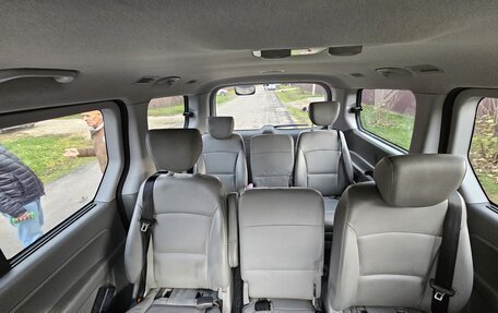 Hyundai Grand Starex Grand Starex I рестайлинг 2, 2017 год, 2 600 000 рублей, 18 фотография