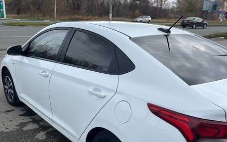 Hyundai Solaris II рестайлинг, 2017 год, 1 200 000 рублей, 2 фотография