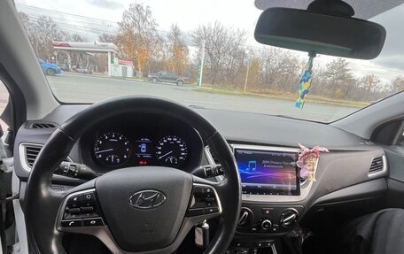Hyundai Solaris II рестайлинг, 2017 год, 1 200 000 рублей, 6 фотография