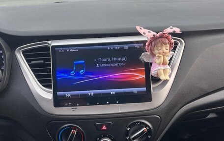 Hyundai Solaris II рестайлинг, 2017 год, 1 200 000 рублей, 8 фотография