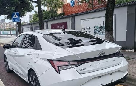 Hyundai Elantra, 2022 год, 1 060 000 рублей, 7 фотография