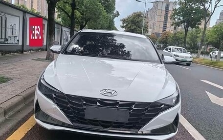 Hyundai Elantra, 2022 год, 1 060 000 рублей, 2 фотография