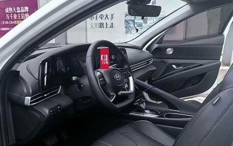 Hyundai Elantra, 2022 год, 1 060 000 рублей, 4 фотография