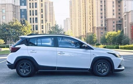 Toyota Yaris XP150 рестайлинг, 2021 год, 1 200 000 рублей, 3 фотография