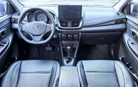 Toyota Yaris XP150 рестайлинг, 2021 год, 1 200 000 рублей, 8 фотография