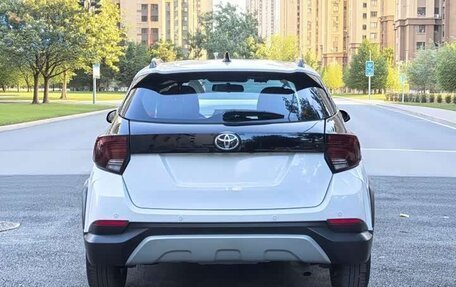 Toyota Yaris XP150 рестайлинг, 2021 год, 1 200 000 рублей, 16 фотография