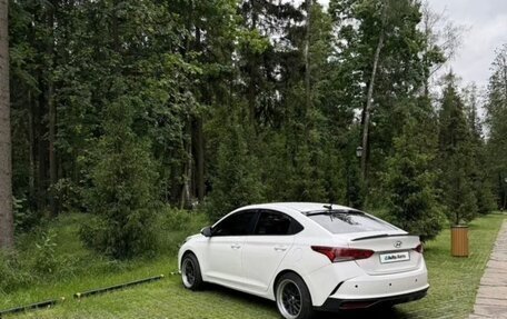 Hyundai Solaris II рестайлинг, 2018 год, 800 000 рублей, 3 фотография