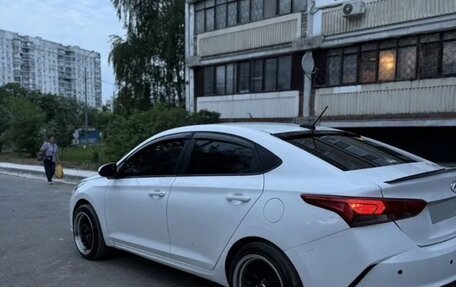 Hyundai Solaris II рестайлинг, 2018 год, 800 000 рублей, 4 фотография