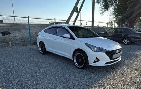 Hyundai Solaris II рестайлинг, 2018 год, 800 000 рублей, 9 фотография