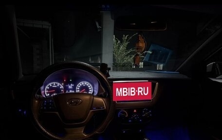 Hyundai Solaris II рестайлинг, 2018 год, 800 000 рублей, 12 фотография