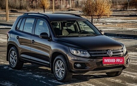 Volkswagen Tiguan I, 2015 год, 1 700 000 рублей, 2 фотография