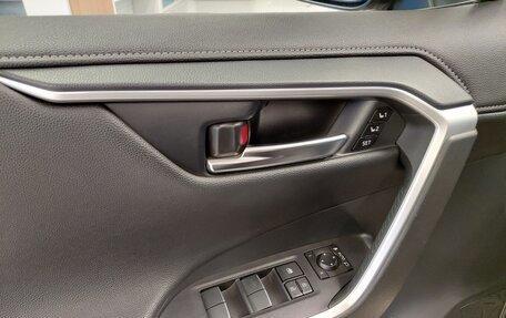 Toyota RAV4, 2020 год, 3 870 000 рублей, 10 фотография