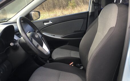 Hyundai Solaris II рестайлинг, 2011 год, 820 000 рублей, 8 фотография