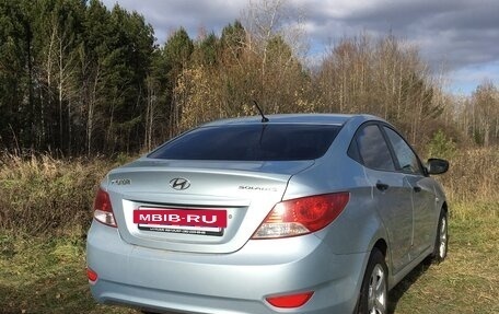 Hyundai Solaris II рестайлинг, 2011 год, 820 000 рублей, 7 фотография