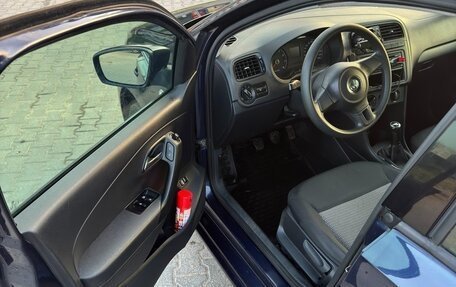 Volkswagen Polo VI (EU Market), 2011 год, 750 000 рублей, 3 фотография