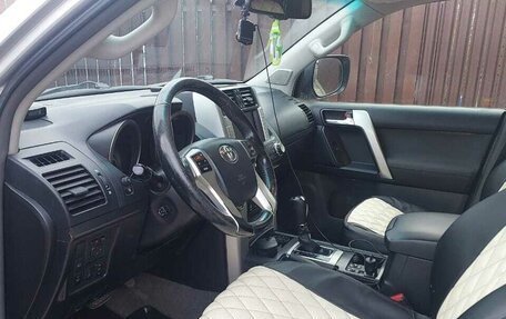 Toyota Land Cruiser Prado 150 рестайлинг 2, 2011 год, 3 650 000 рублей, 5 фотография