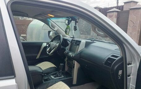 Toyota Land Cruiser Prado 150 рестайлинг 2, 2011 год, 3 650 000 рублей, 6 фотография