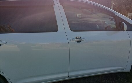 Toyota Wish II, 2005 год, 760 000 рублей, 7 фотография