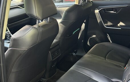 Toyota RAV4, 2020 год, 3 690 000 рублей, 8 фотография