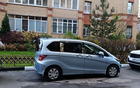 Honda Freed I, 2010 год, 1 200 000 рублей, 1 фотография