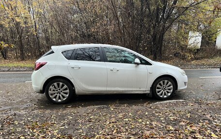 Opel Astra J, 2011 год, 520 000 рублей, 3 фотография