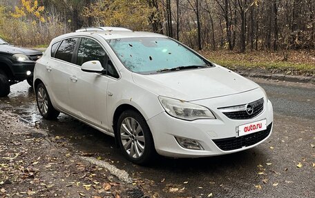 Opel Astra J, 2011 год, 520 000 рублей, 2 фотография