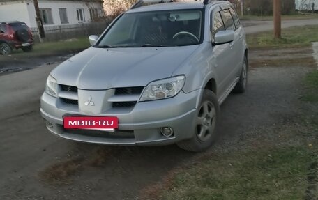 Mitsubishi Outlander III рестайлинг 3, 2006 год, 630 000 рублей, 3 фотография