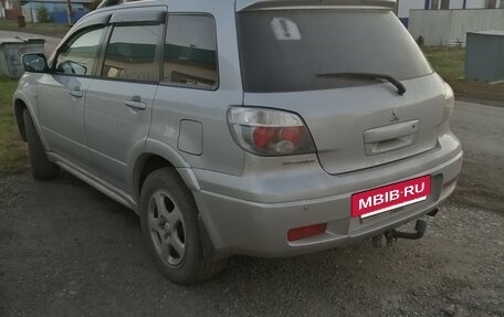 Mitsubishi Outlander III рестайлинг 3, 2006 год, 630 000 рублей, 2 фотография
