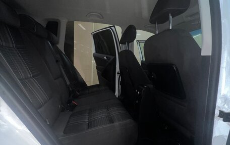 Volkswagen Tiguan I, 2016 год, 2 200 000 рублей, 13 фотография