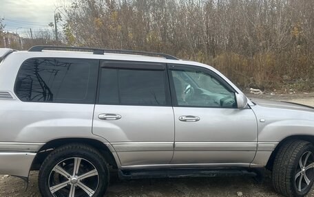 Toyota Land Cruiser 100 рестайлинг 2, 2000 год, 1 550 000 рублей, 6 фотография