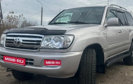 Toyota Land Cruiser 100 рестайлинг 2, 2000 год, 1 550 000 рублей, 4 фотография