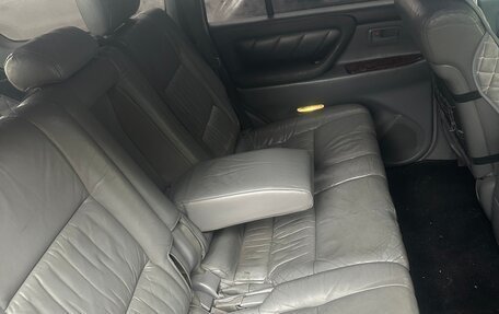 Toyota Land Cruiser 100 рестайлинг 2, 2000 год, 1 550 000 рублей, 18 фотография