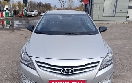 Hyundai Solaris II рестайлинг, 2016 год, 880 000 рублей, 1 фотография