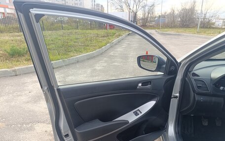 Hyundai Solaris II рестайлинг, 2016 год, 880 000 рублей, 10 фотография