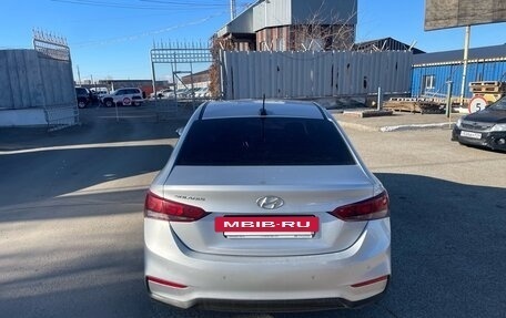 Hyundai Solaris II рестайлинг, 2017 год, 999 000 рублей, 4 фотография