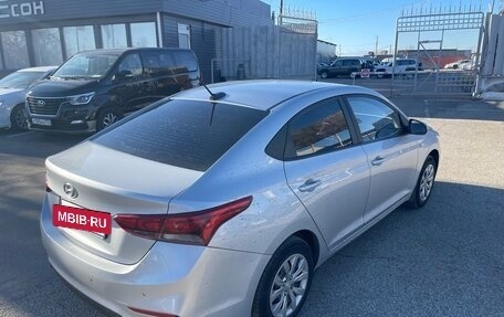 Hyundai Solaris II рестайлинг, 2017 год, 999 000 рублей, 2 фотография