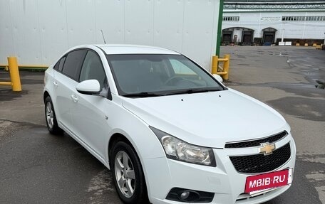 Chevrolet Cruze II, 2011 год, 650 000 рублей, 3 фотография