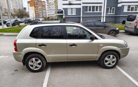 Hyundai Tucson III, 2007 год, 700 000 рублей, 2 фотография